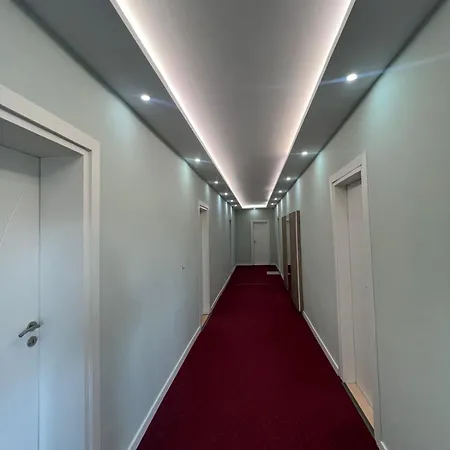 Hotel, Bar, Restaurant Beni