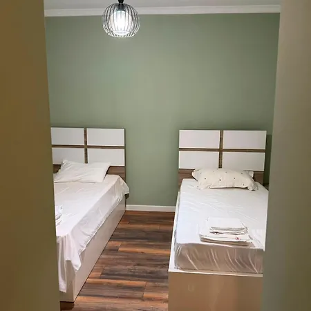 Hotel, Bar, Restaurant Beni